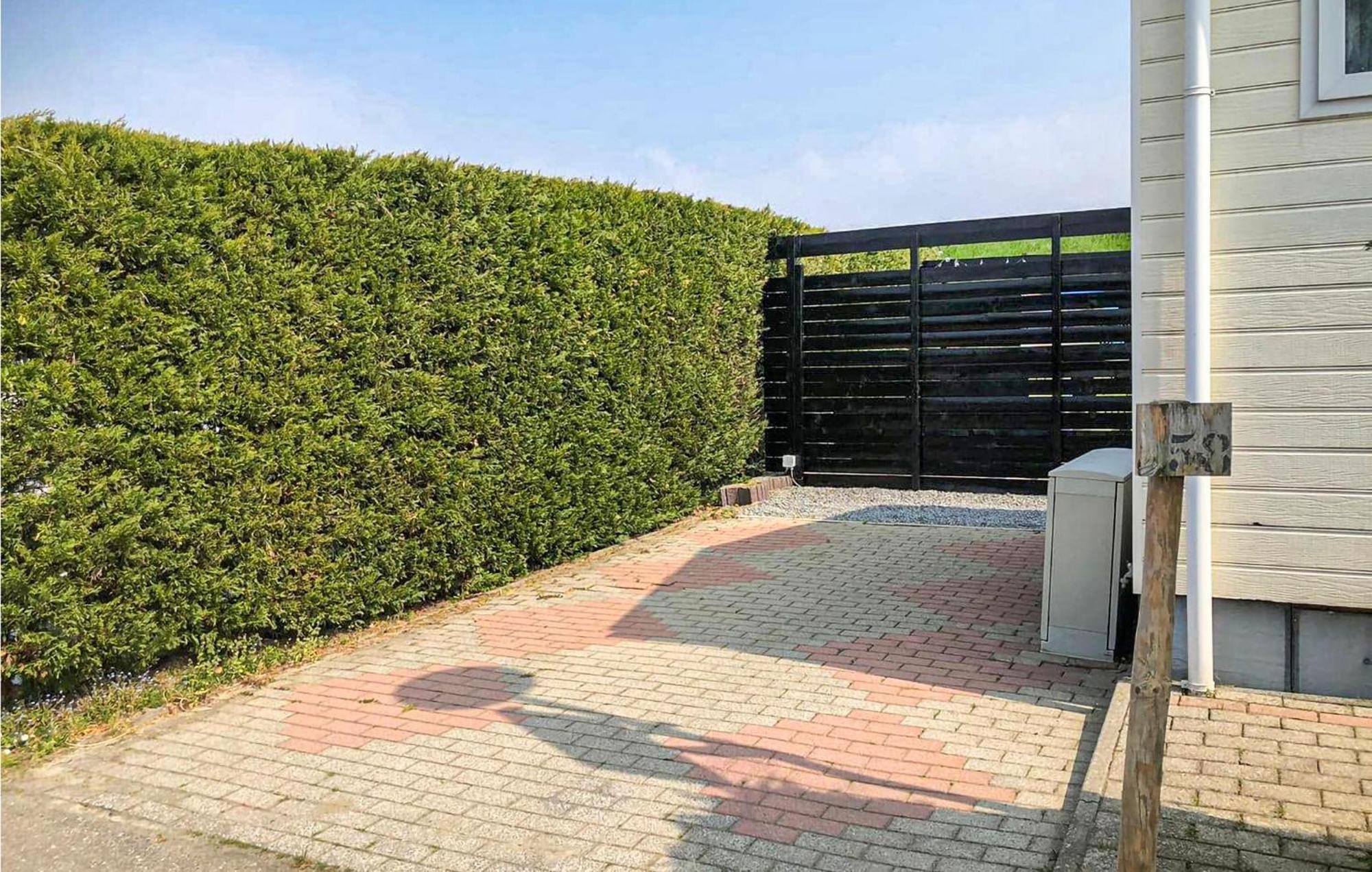 Beautiful Home In Sint-Annaland With Kitchen Zewnętrze zdjęcie